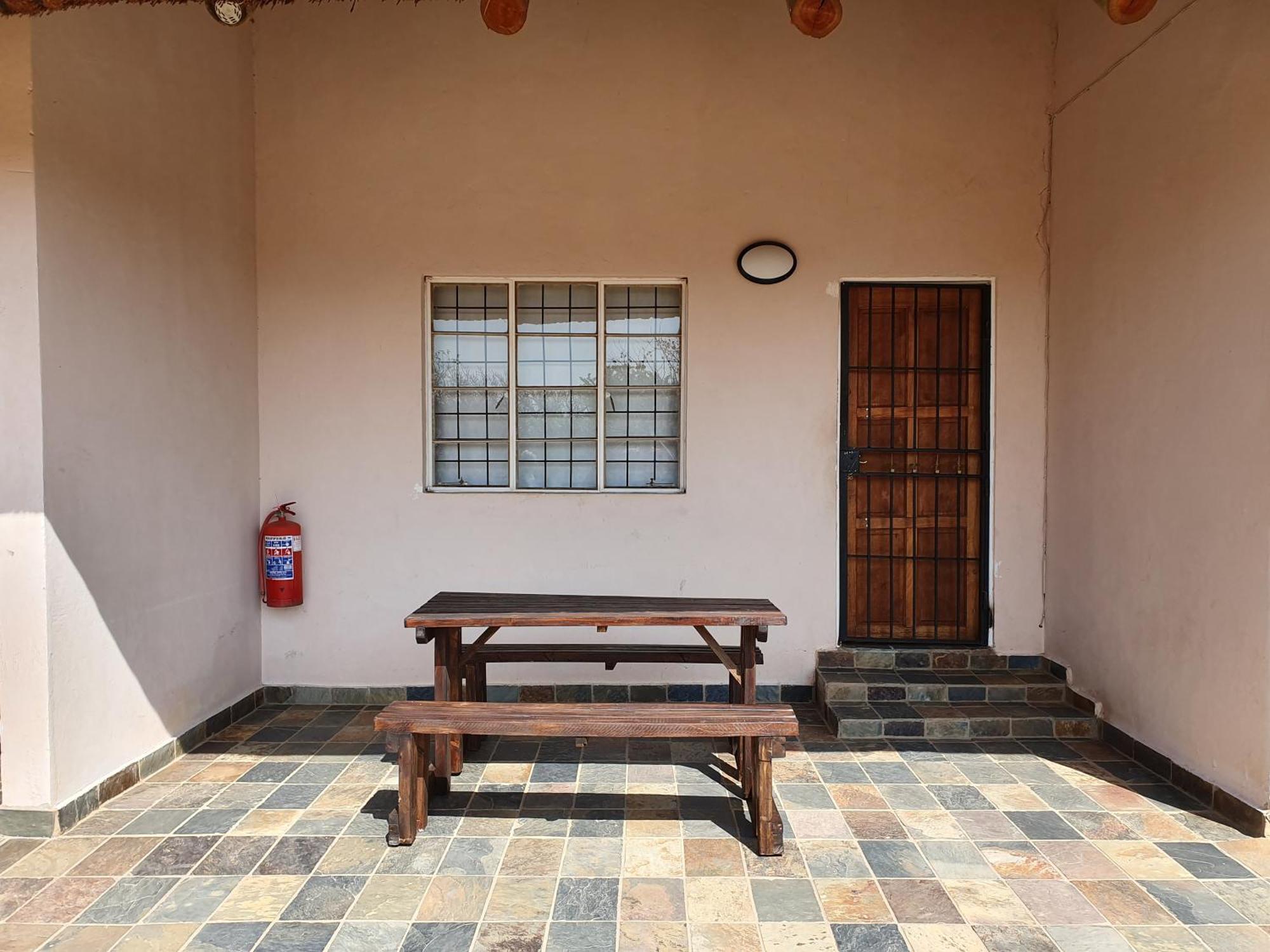 Lagai Roi Guesthouse Boshoek Extérieur photo